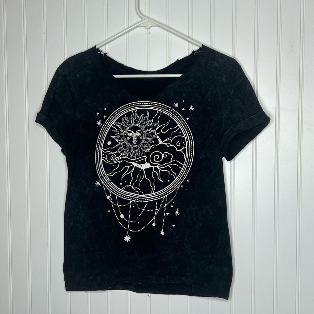 Vibe N’ Sun Moon Celestial Burnout Cut Out Tee Size Small